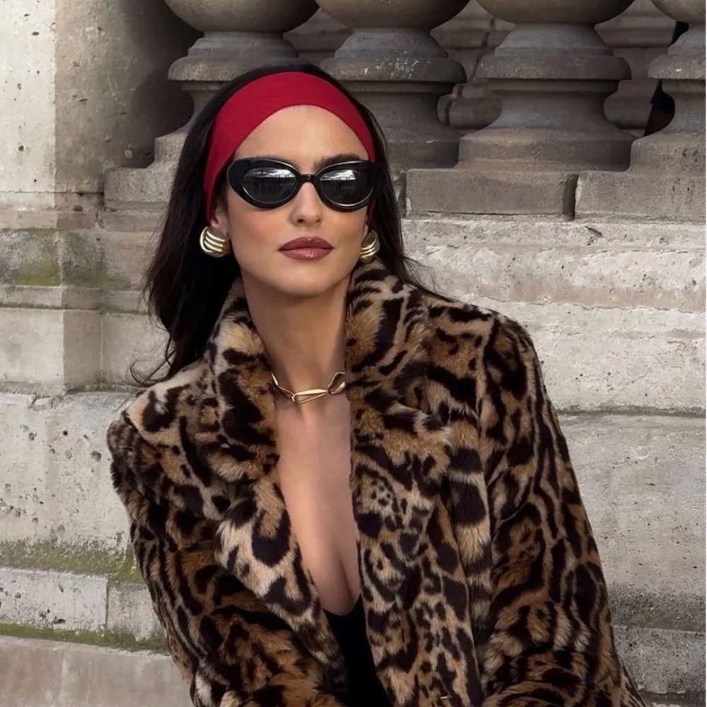 Meet your Posher, Molly